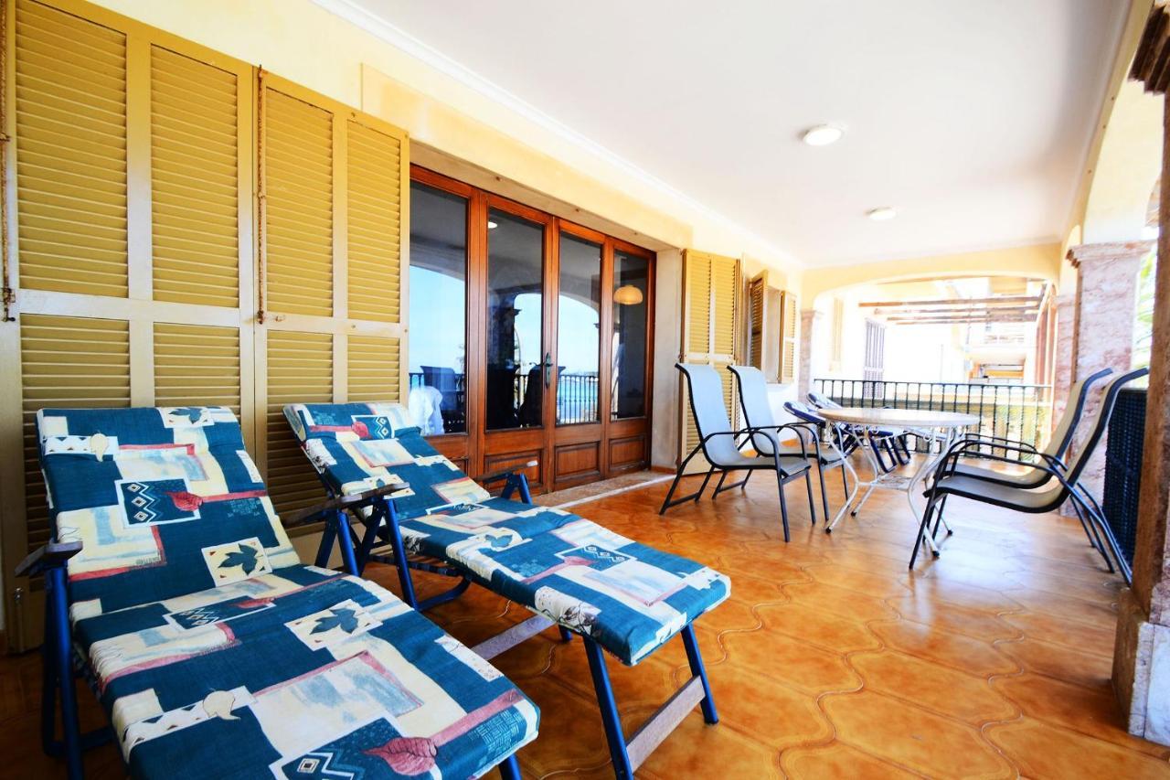 In Carrer Cartago Apartment *