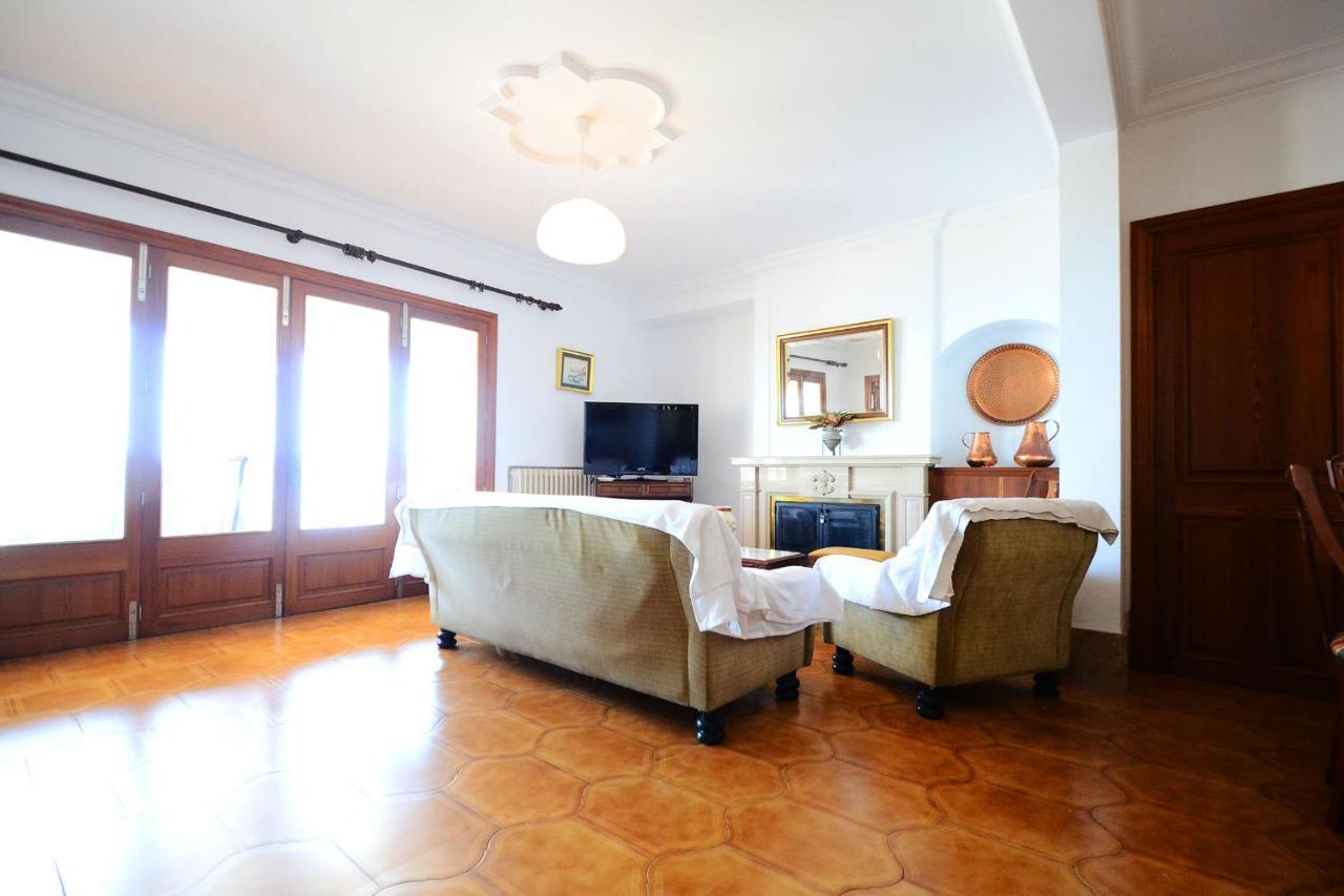 Apartment In Carrer Cartago *